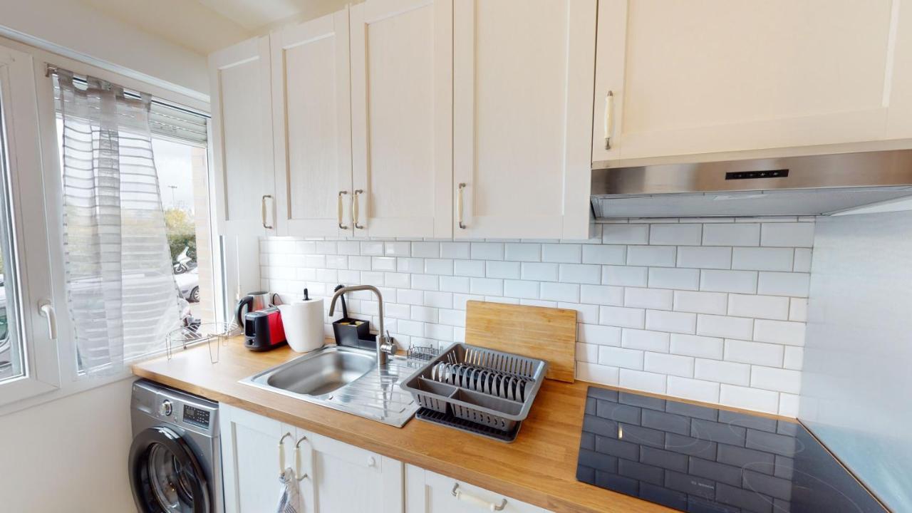 Appartamento Live Like A Local Stylish 2Br With Balcony & Parking Saint-Denis  Esterno foto