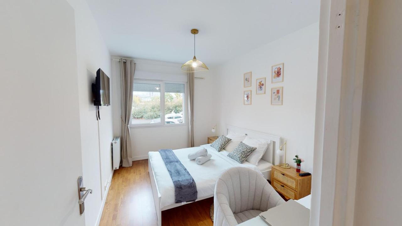 Appartamento Live Like A Local Stylish 2Br With Balcony & Parking Saint-Denis  Esterno foto