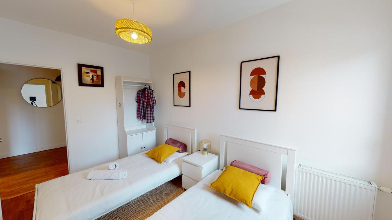 Appartamento Live Like A Local Stylish 2Br With Balcony & Parking Saint-Denis  Esterno foto