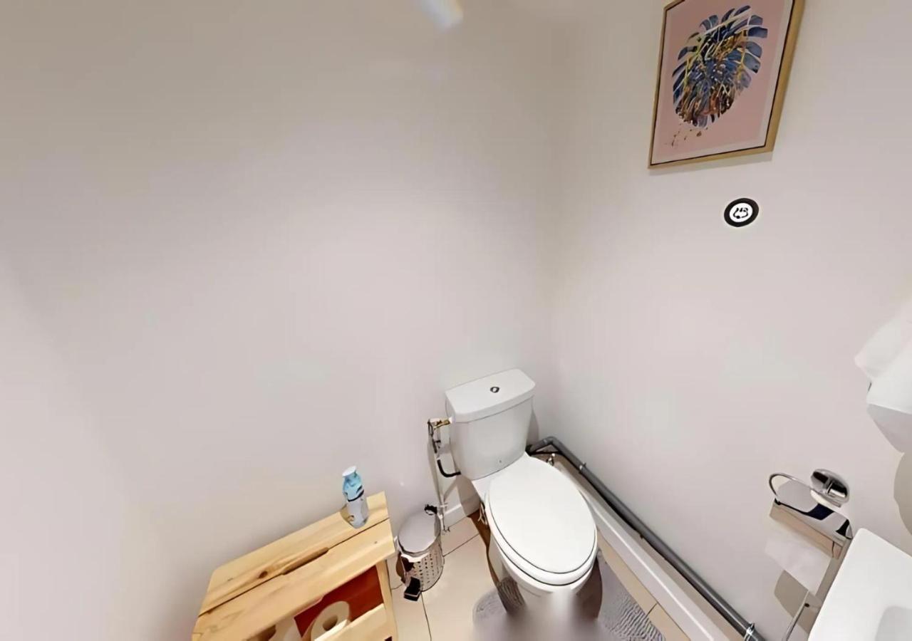 Appartamento Live Like A Local Stylish 2Br With Balcony & Parking Saint-Denis  Esterno foto