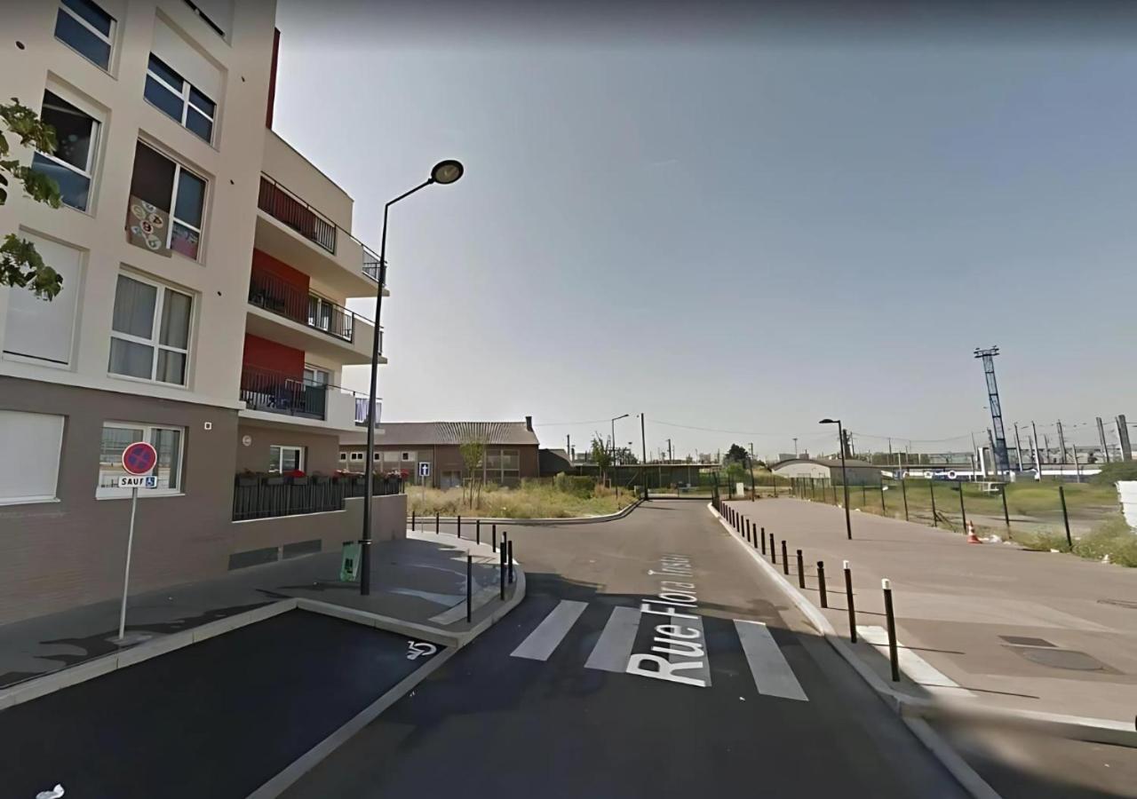 Appartamento Live Like A Local Stylish 2Br With Balcony & Parking Saint-Denis  Esterno foto